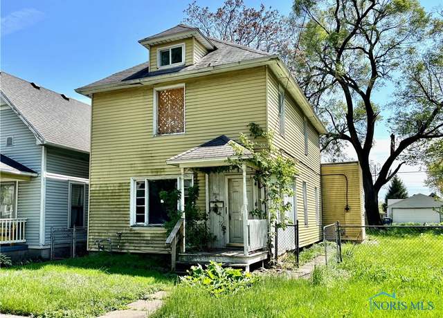 Property at 2614 Fremont St, Toledo, OH 43605, 4 beds, 2 baths