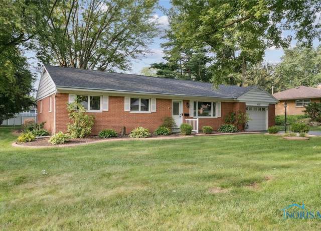 Property at 4737 Brookhurst Rd, Sylvania, OH 43560, 4 beds, 2 baths