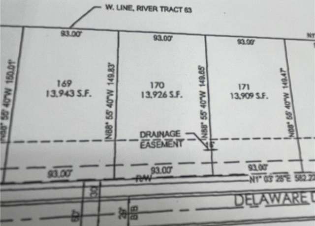 Property at 494 Delaware Dr, Perrysburg, OH 43551