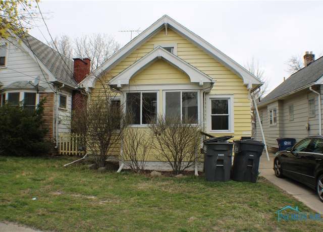 Property at 2022 Berdan Ave, Toledo, OH 43613, 2 beds, 1 bath