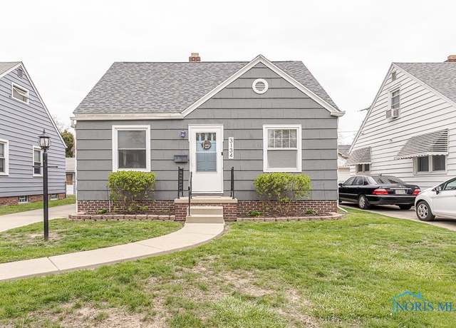 Property at 3134 Cragmoor Ave, Toledo, OH 43614, 3 beds, 1.5 baths