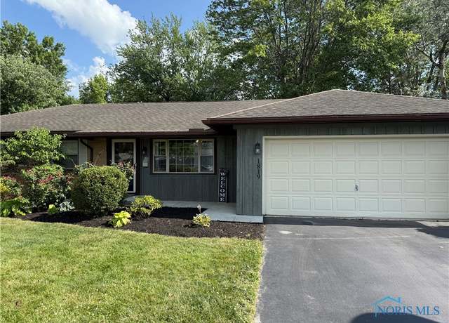 Property at 1819 Queenswood Dr, Findlay, OH 45840, 3 beds, 1.5 baths