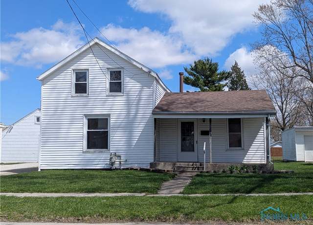 Property at 128 N Benton St, Oak Harbor, OH 43449, 3 beds, 1 bath