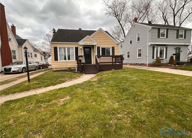 Property at 3145 Strathmoor Ave, Toledo, OH 43614, 3 beds, 1 bath