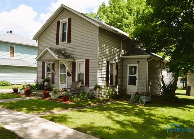 Property at 704 E High St, Hicksville, OH 43526, 3 beds, 1 bath