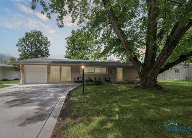 Property at 3530 Devon Hill Rd, Toledo, OH 43606, 3 beds, 1 bath
