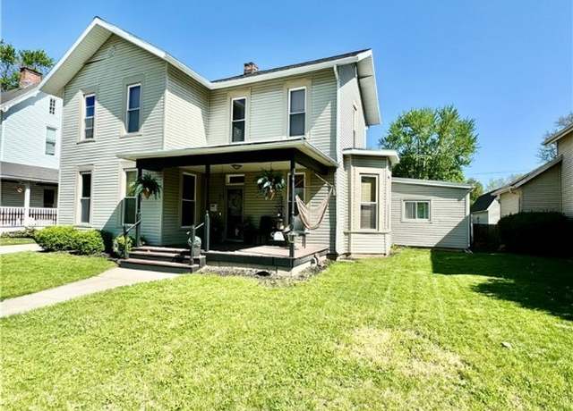 Property at 624 W Washington St, Napoleon, OH 43545, 4 beds, 2 baths