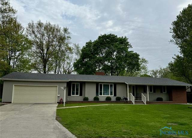 Property at 411 Oxford Dr, Bryan, OH 43506, 3 beds, 1.5 baths