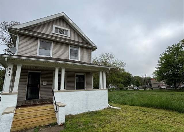 Property at 938 Western Ave, Toledo, OH 43609, 6 beds, 2 baths