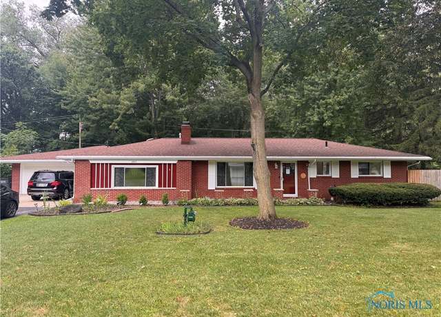 Property at 4811 Larkhaven Dr, Toledo, OH 43623, 4 beds, 1.5 baths