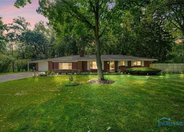 Property at 4811 Larkhaven Dr, Toledo, OH 43623, 4 beds, 1.5 baths