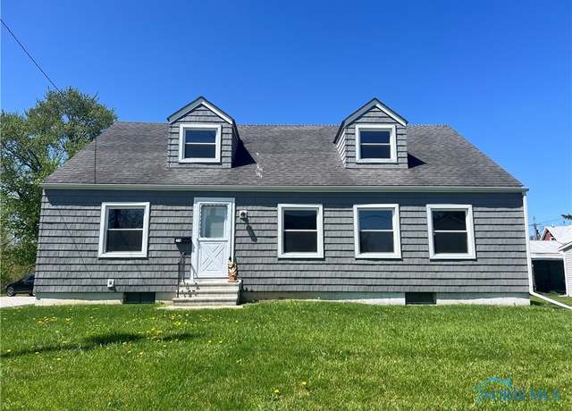Property at 64 Saint Clair St, Tiffin, OH 44883, 4 beds, 2 baths