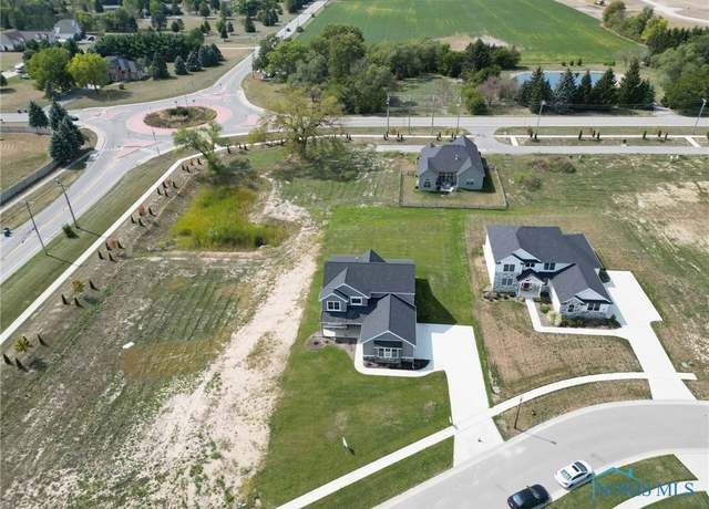 Property at 5640 Olive Tree Ln, Monclova, OH 43542, 4 beds, 3.5 baths