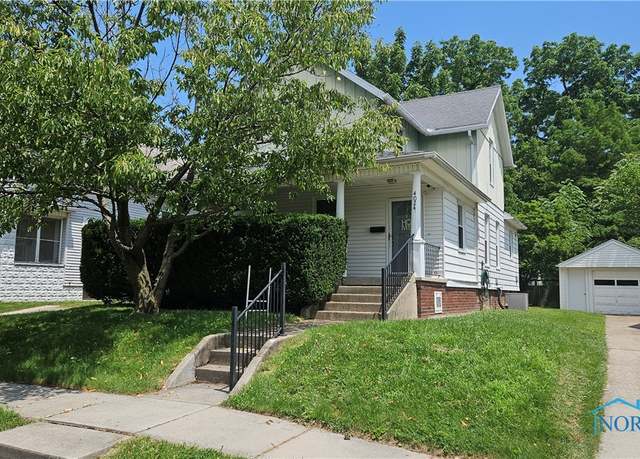 Property at 4024 Commonwealth Ave, Toledo, OH 43612, 3 beds, 2 baths