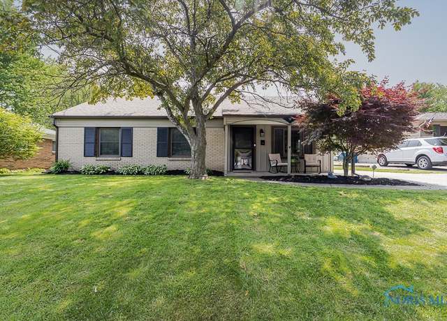 Property at 165 Lexington Ave, Waterville, OH 43566, 3 beds, 1 bath