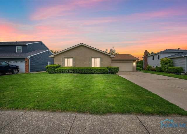 Property at 2659 Coveview Dr, Toledo, OH 43611, 3 beds, 2.5 baths