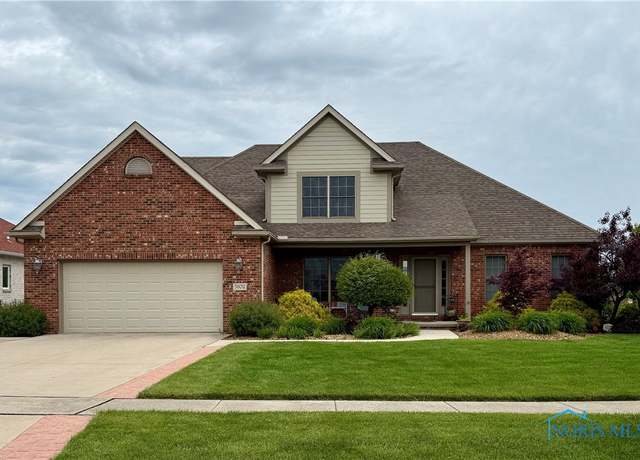 Property at 5102 Bay Ridge Ct, Oregon, OH 43616, 4 beds, 2.5 baths