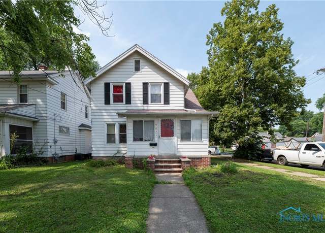 Property at 902 Brinton Dr, Toledo, OH 43612, 3 beds, 1.5 baths