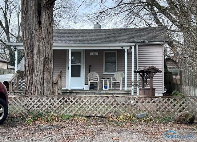 Property at 1387 Mcclure Rd, Toledo, OH 43612, 2 beds, 1 bath