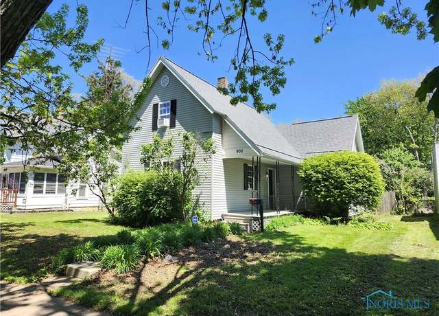 Property at 900 Leonard St, Fostoria, OH 44830, 3 beds, 1.5 baths