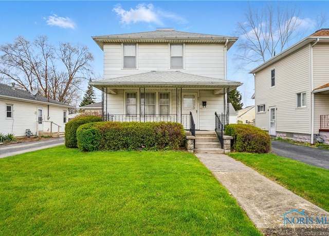 Property at 806 W Tiffin St, Fostoria, OH 44830, 3 beds, 2 baths