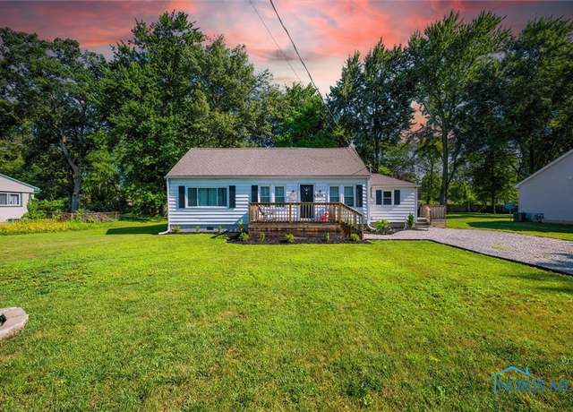 Property at 6006 Blossman Rd, Toledo, OH 43617, 4 beds, 2 baths