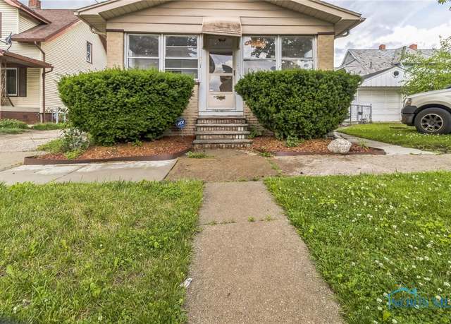 Property at 451 E Pearl St, Toledo, OH 43608, 4 beds, 2 baths