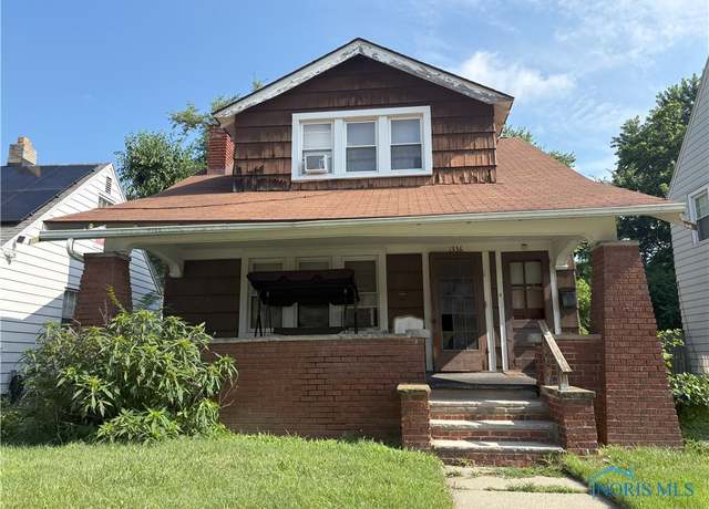 Property at 1336 Craigwood Rd, Toledo, OH 43612, 2 beds, 2 baths