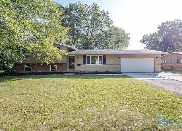 Property at 2338 Greenlawn Dr, Toledo, OH 43614, 3 beds, 1.5 baths