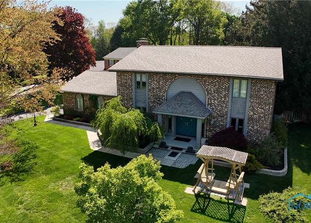 Property at 5335 Fox Run Ln, Toledo, OH 43623, 4 beds, 3 baths