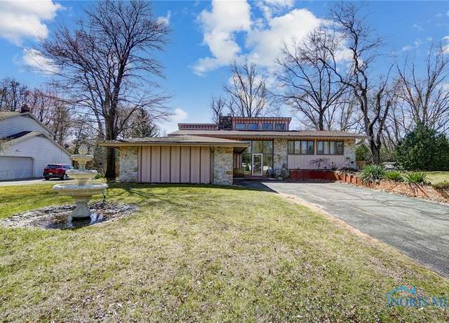 Property at 5021 Rudgate Blvd, Toledo, OH 43623, 4 beds, 3.5 baths