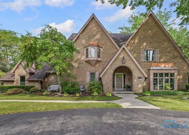 Property at 2720 Derby Rd, Ottawa Hills, OH 43615, 5 beds, 4 baths