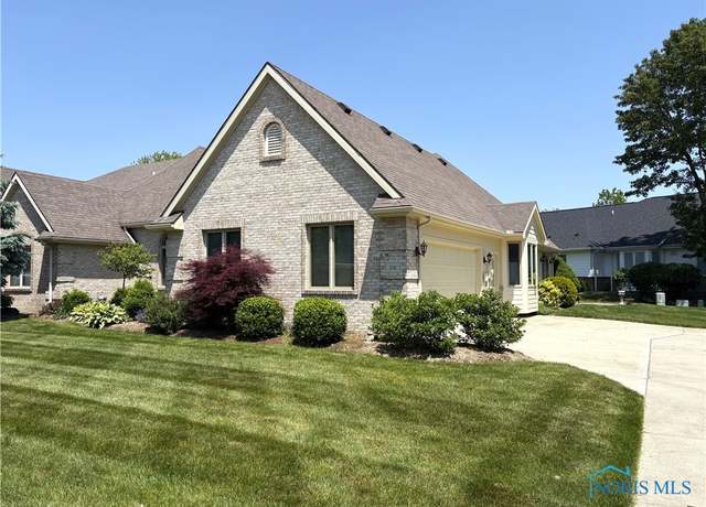 Property at 210 Willowood Cir, Bowling Green, OH 43402, 3 beds, 2 baths