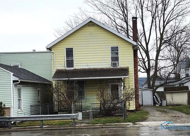 Property at 351 W South St, Fostoria, OH 44830, 4 beds, 1.5 baths