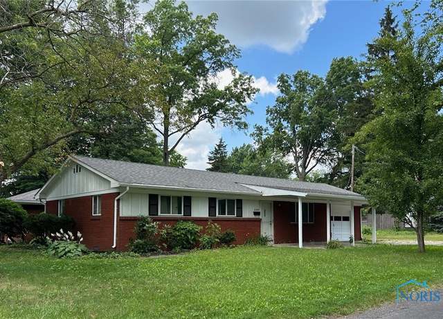 Property at 2604 Arletta St, Toledo, OH 43613, 3 beds, 1.5 baths