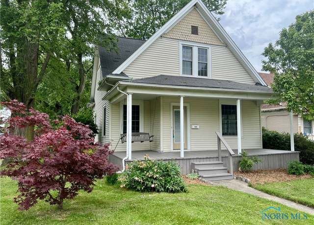 Property at 1810 E Broadway St, Toledo, OH 43605, 3 beds, 2.5 baths