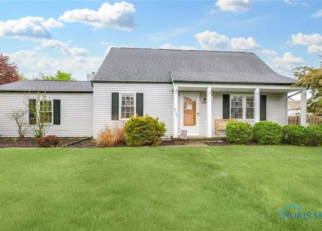 Property at 6155 White Oak Dr, Toledo, OH 43615, 3 beds, 2 baths