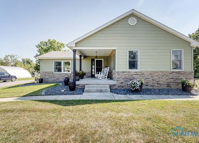 Property at 3070 Pickle Rd, Oregon, OH 43616, 6 beds, 2.5 baths