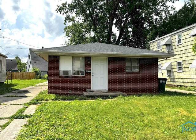 Property at 1911 Kensington Rd, Toledo, OH 43607, 2 beds, 2 baths