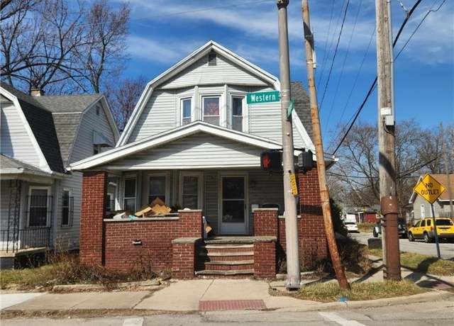 Property at 1402 Western Ave, Toledo, OH 43609, 3 beds, 1 bath