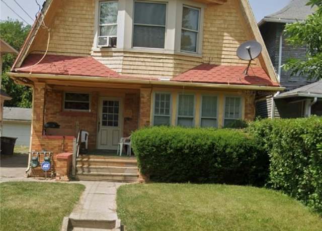 Property at 922 Islington St, Toledo, OH 43610, 6 beds, 3 baths