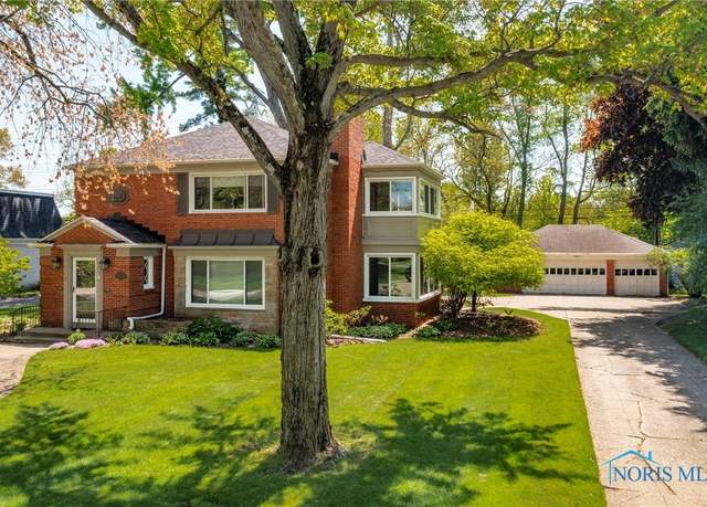 Property at 3935 Hillandale Rd, Ottawa Hills, OH 43606, 4 beds, 2 baths