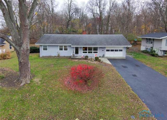 Property at 1827 Eastview Dr, Findlay, OH 45840, 3 beds, 2 baths