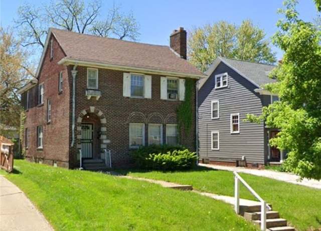 Property at 1923 Freeman St, Toledo, OH 43606, 6 beds, 3 baths