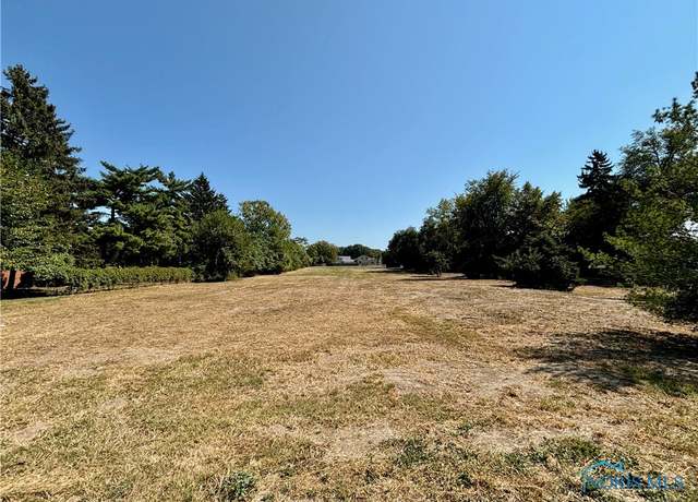 Property at 545 Glenwood Rd, Rossford, OH 43460