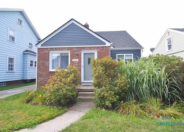 Property at 3137 Muirfield Ave, Toledo, OH 43614, 3 beds, 1 bath