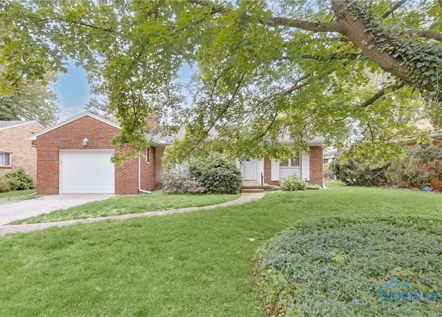 Property at 2633 Evergreen Rd, Toledo, OH 43606, 3 beds, 3 baths