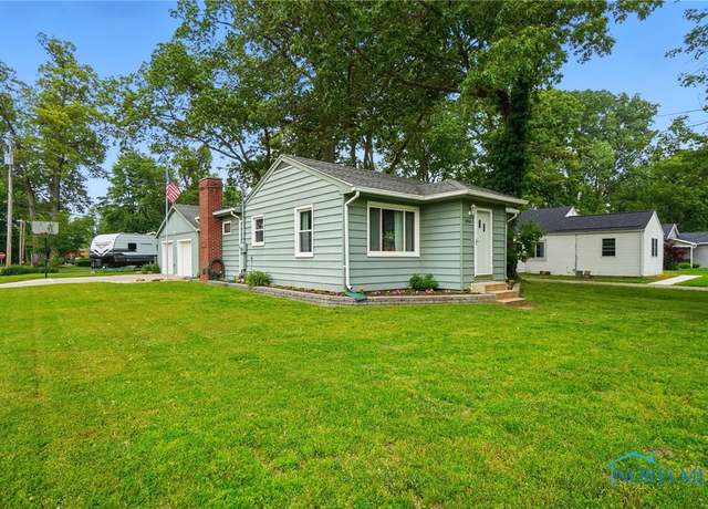 Property at 6960 Springfield Dr, Holland, OH 43528, 2 beds, 1 bath