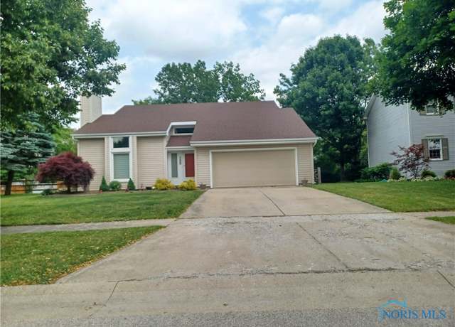 Property at 1780 Lexington Dr, Perrysburg, OH 43551, 3 beds, 2.5 baths
