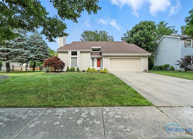 Property at 1780 Lexington Dr, Perrysburg, OH 43551, 3 beds, 2.5 baths